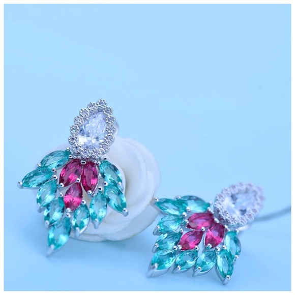 Swarovski Crystals The Percana Earrings - Picture 2 of 4